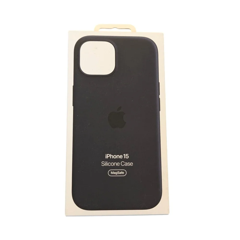 G3. Apple Silicone Case with‎ MagSafe for iPhone 15 - Black
